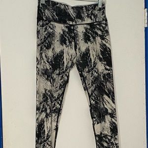 90 Degrees brand leggings